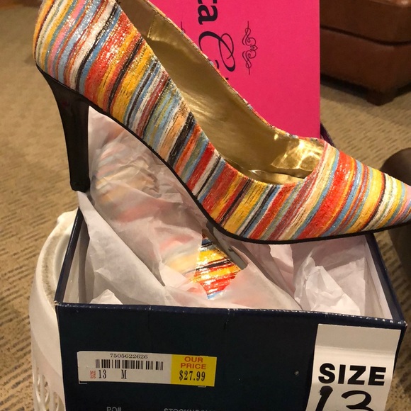 Shoes - Picture 2 of 3